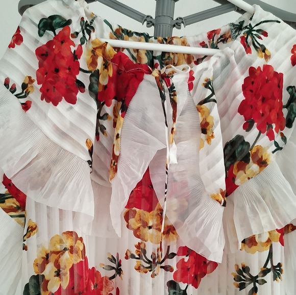 Korean Floral Blouse - Picture 6 of 7